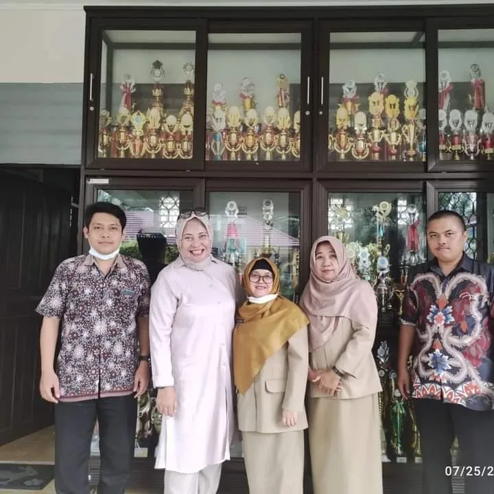 Dalam Rangka Penelitian Dosen Tingkat Jurusan (PJTD), Ketua Jurusan Sastra Inggris Kembali Kunjungi SLBN Pangkalpinang