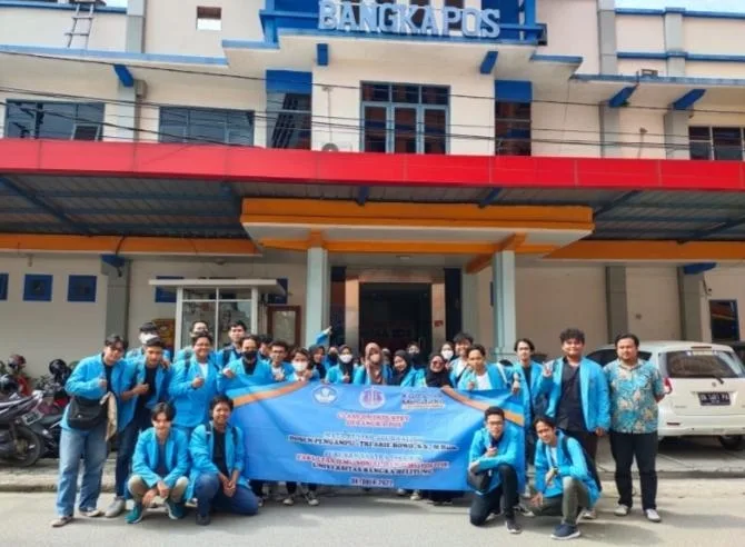 Mahasiswa Jurusan Sastra Inggris UBB Kunjungi Kantor Bangka Pos dalam Rangka Kunjungan Industri